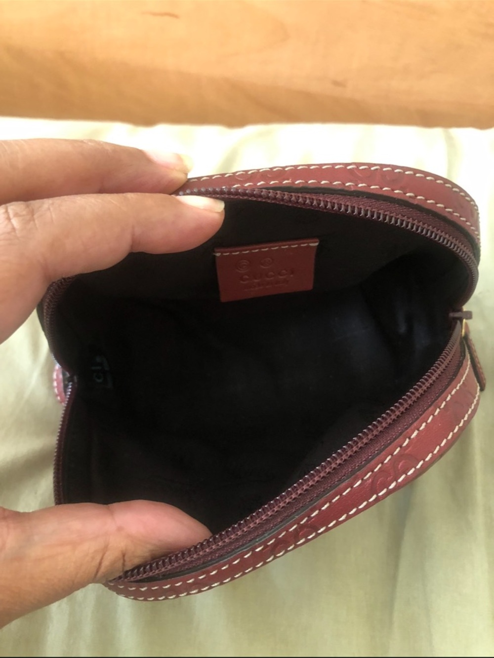 Gucci Burgundy Embossed GG Leather Pouch - Picture 2 of 4